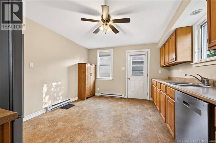 210 Broadway Street — photo 14 of 38