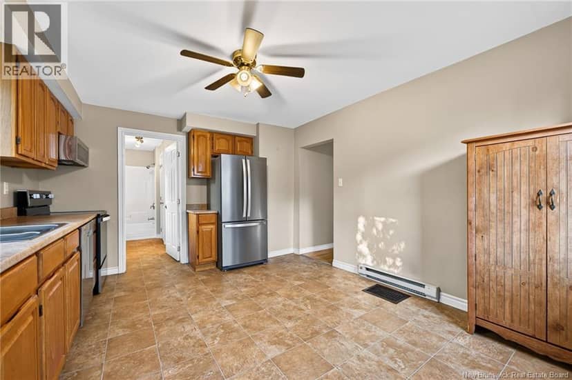 210 Broadway Street — photo 16 of 38