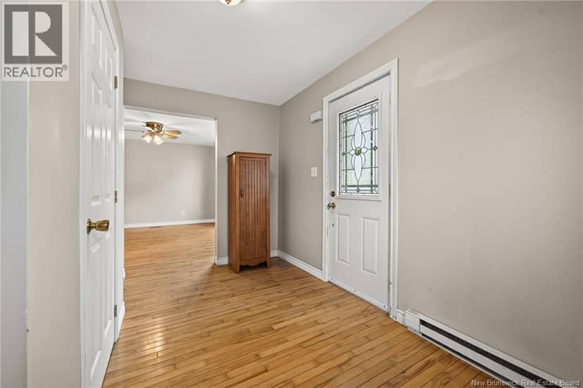 210 Broadway Street — photo 5 of 38