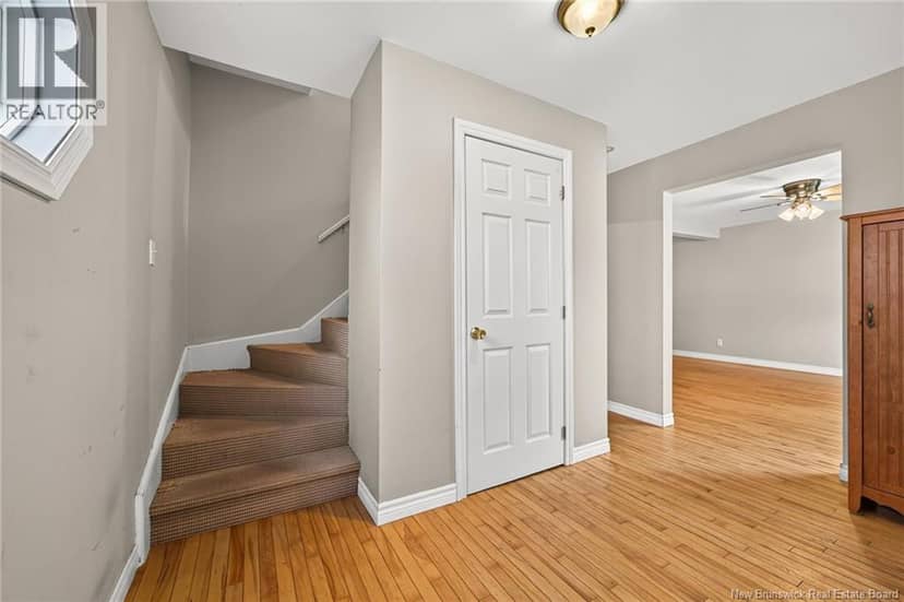 210 Broadway Street — photo 7 of 38