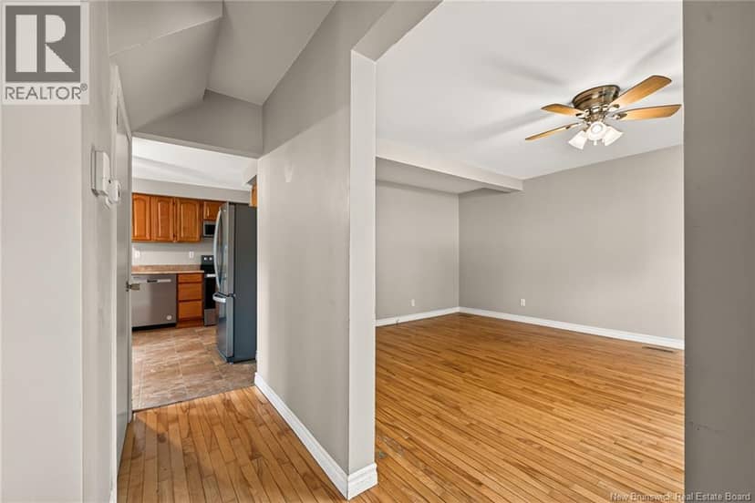 210 Broadway Street — photo 8 of 38