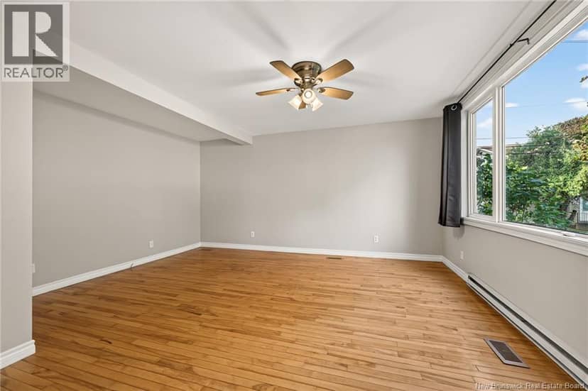 210 Broadway Street — photo 9 of 38