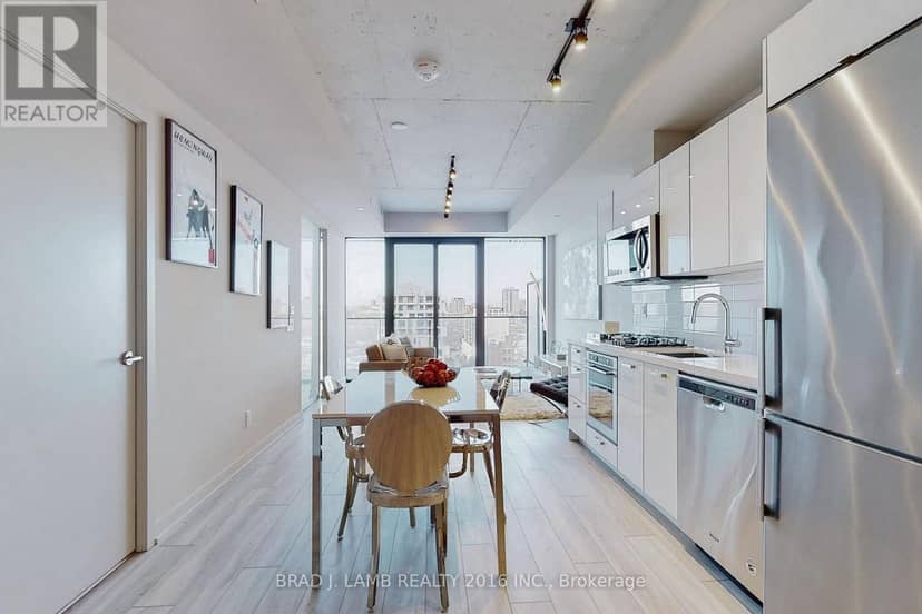 1601 - 458 Richmond Street W — photo 8 of 21