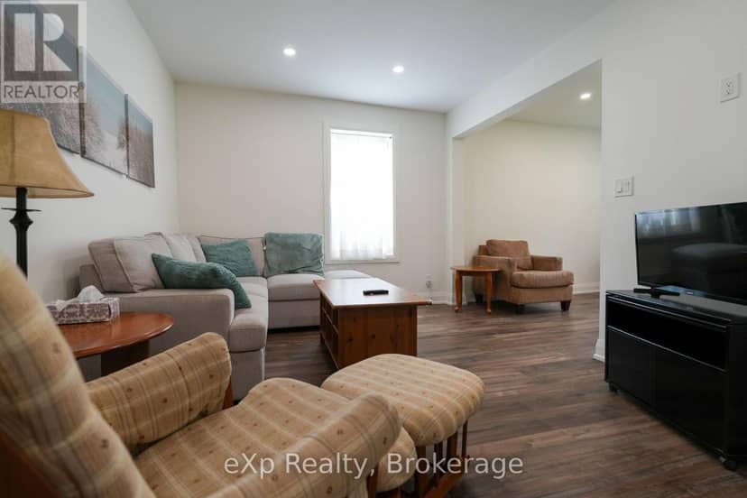 136 Breadalbane Street S — photo 8 of 34
