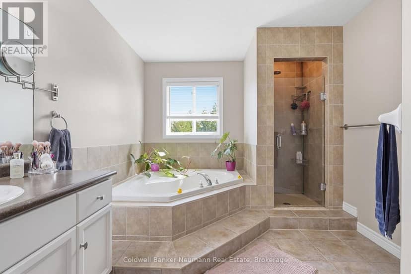 7 Henderson Drive — photo 16 of 32