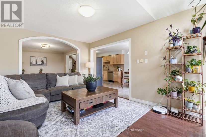 7 Henderson Drive — photo 5 of 32