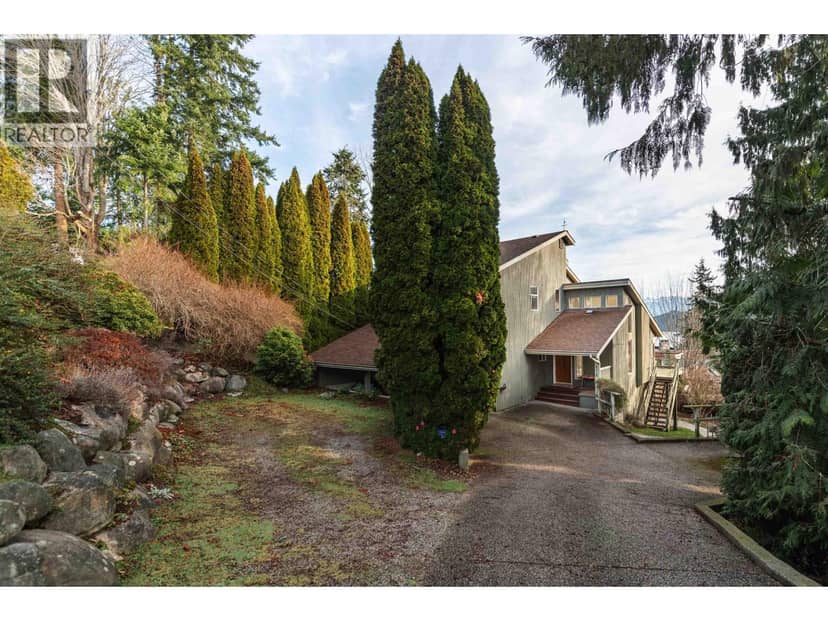 476 ABBS ROAD, Gibsons, photo 2