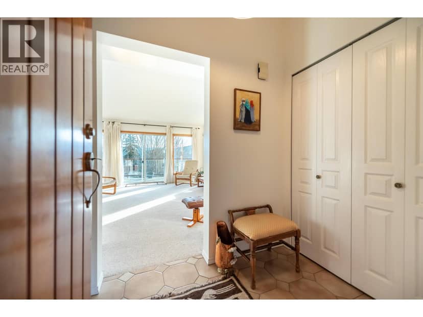 476 ABBS ROAD, Gibsons, photo 4