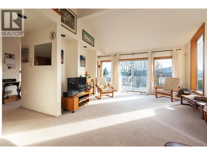476 ABBS ROAD, Gibsons, photo 7