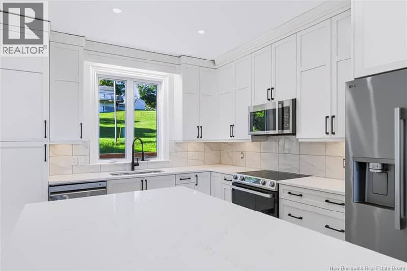 16 Mayflower Street — photo 4 of 38