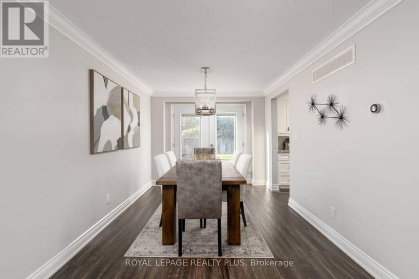 20 San Marino Crescent — photo 18 of 40