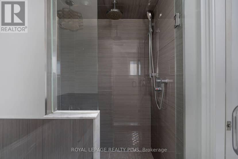 20 San Marino Crescent — photo 29 of 40