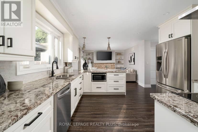 20 San Marino Crescent — photo 3 of 40