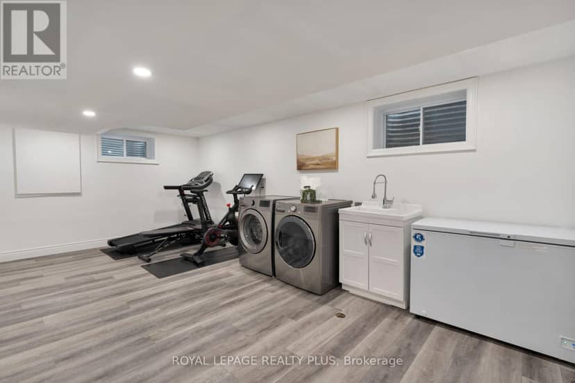 20 San Marino Crescent — photo 40 of 40