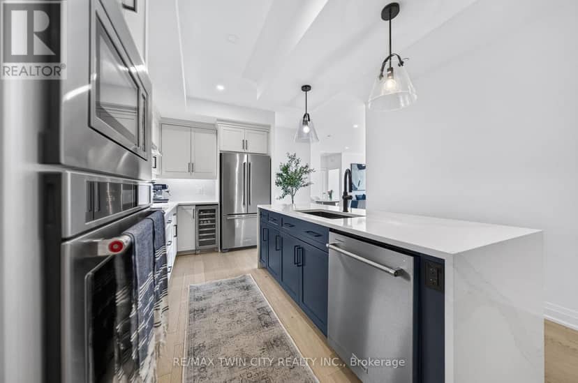 601 - 71 Wyndham Street S — photo 16 of 40