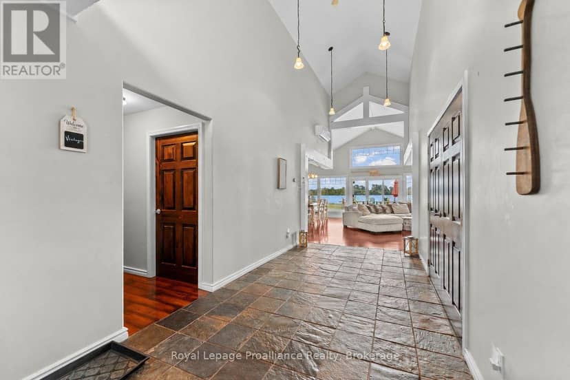 137 Lakeshore Drive — photo 12 of 40