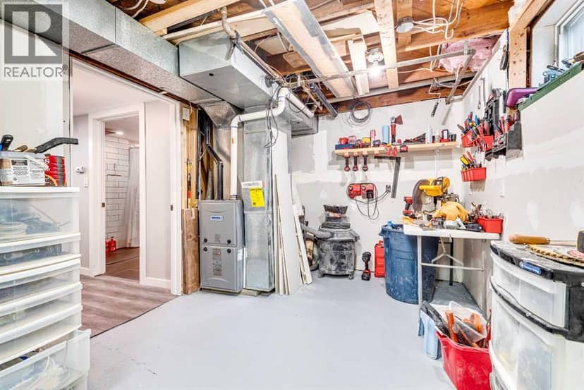 813 8 Avenue NE — photo 39 of 40