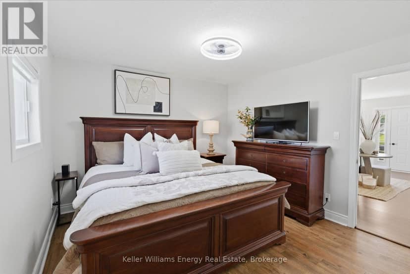 67 Edgewood Crescent — photo 20 of 36