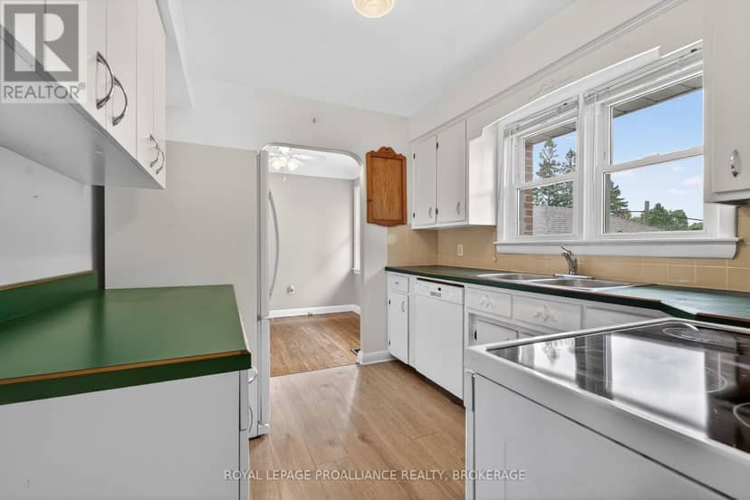32 Lennox Street — photo 13 of 40
