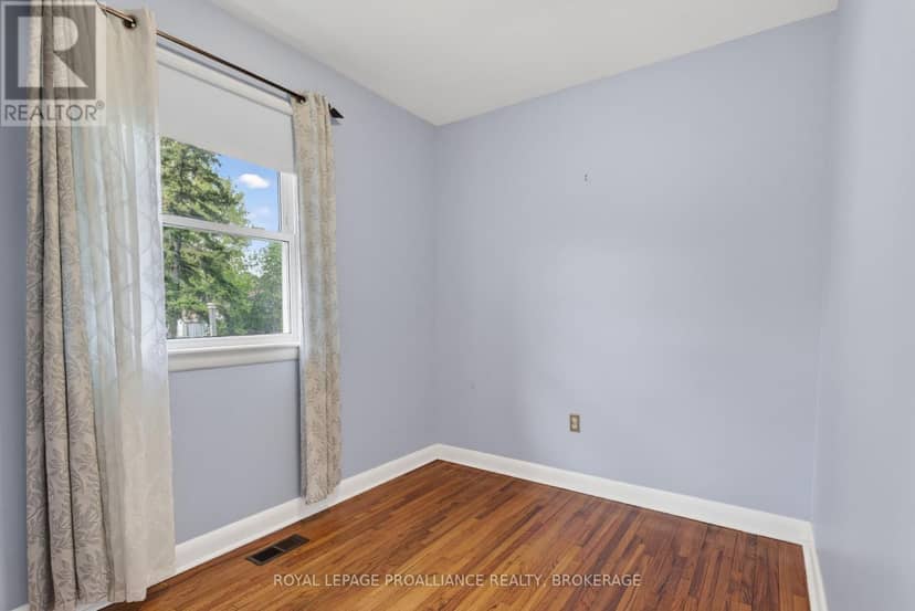32 Lennox Street — photo 18 of 40