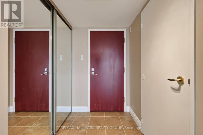 2402 - 1500 Riverside Drive, Ottawa, photo 6