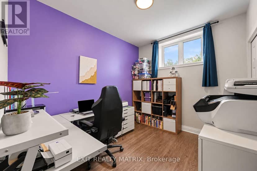 1 - 251 Capri Avenue — photo 16 of 25