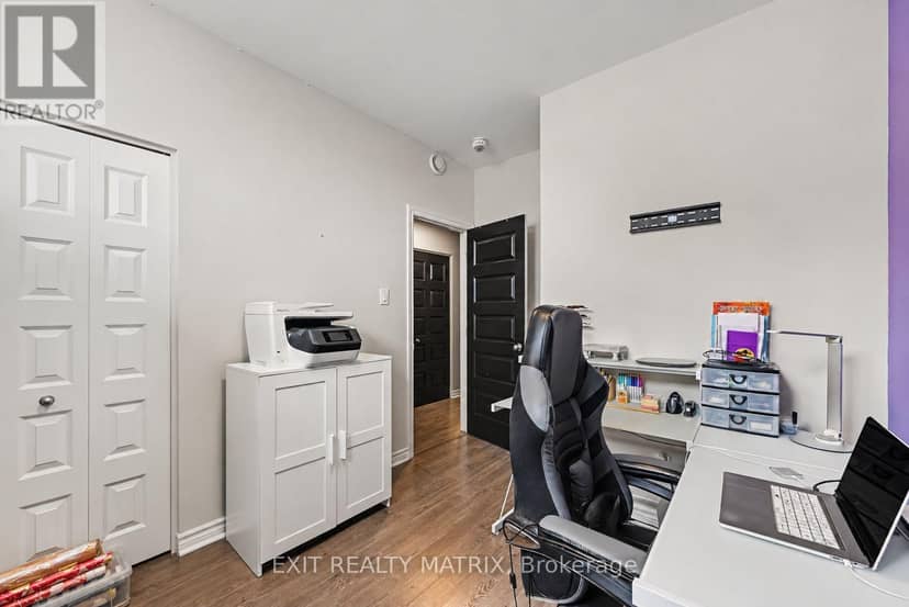 1 - 251 Capri Avenue — photo 17 of 25