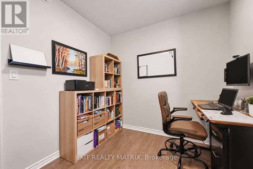 1 - 251 Capri Avenue — photo 18 of 25