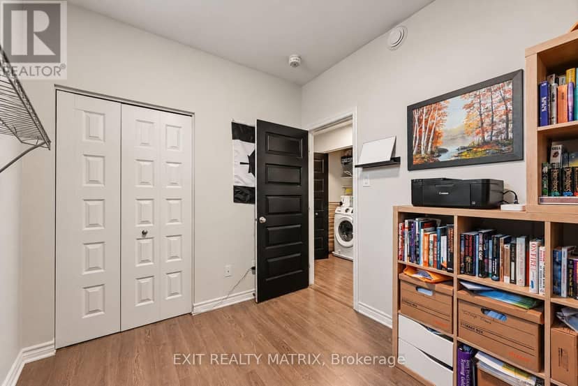 1 - 251 Capri Avenue — photo 19 of 25