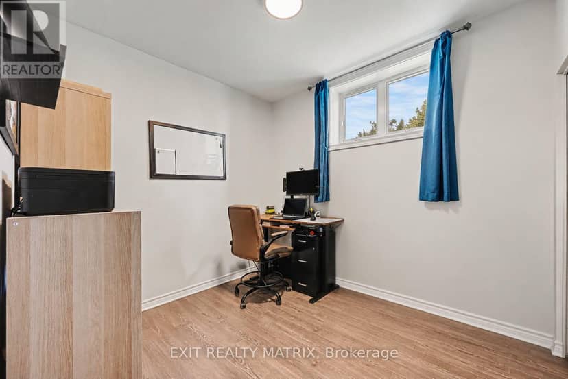 1 - 251 Capri Avenue — photo 20 of 25