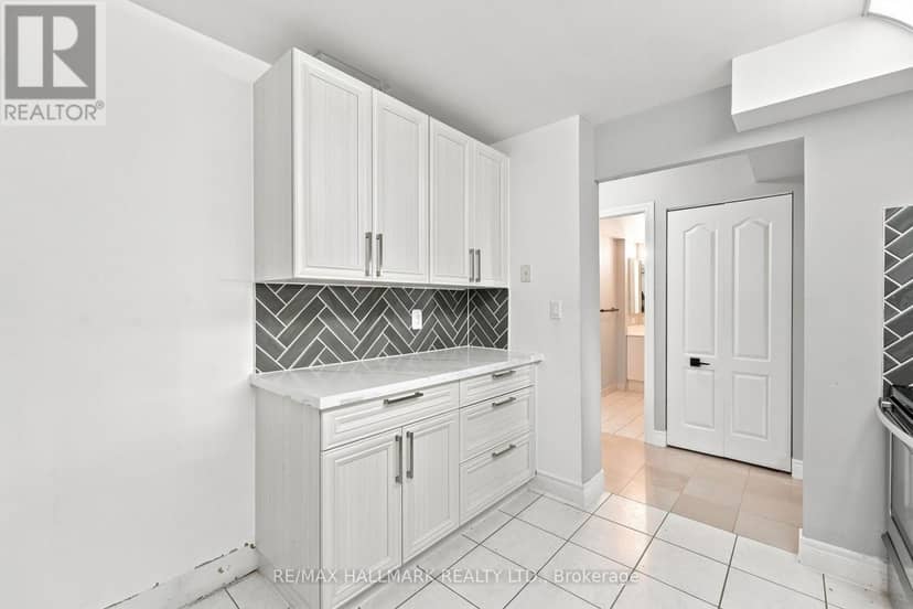 617 - 5418 Yonge Street — photo 8 of 30