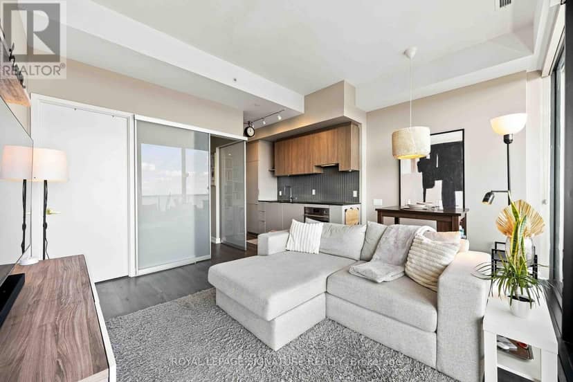 4305 - 161 Roehampton Avenue — photo 6 of 33