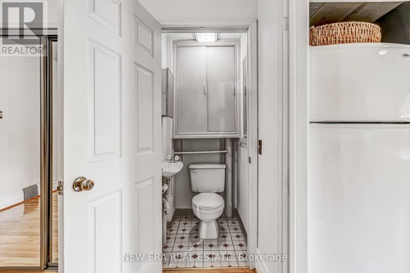 393 Ossington Avenue — photo 13 of 36