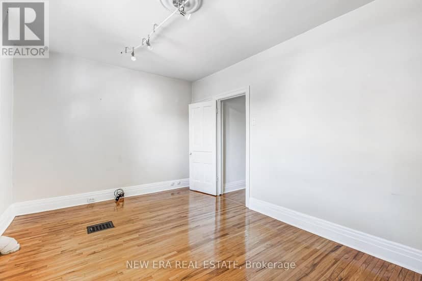 393 Ossington Avenue — photo 27 of 36