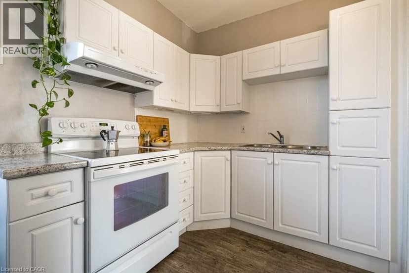 270 QUEEN Street S — photo 19 of 40