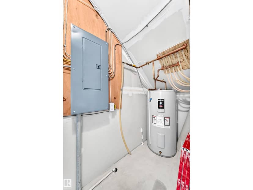 #60 2560 Pegasus Bv NW — photo 32 of 40