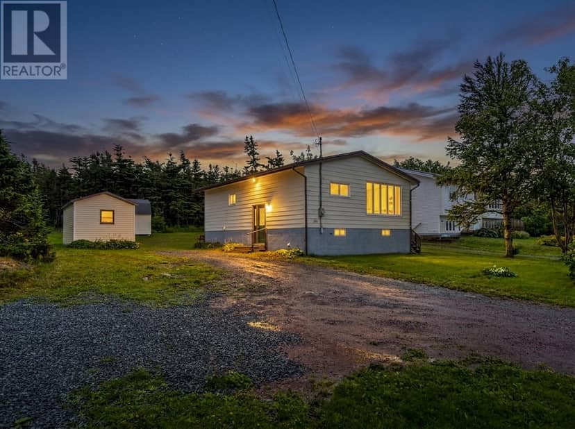 252 Main Road — photo 1 of 40