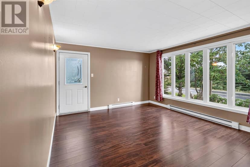 252 Main Road — photo 8 of 40