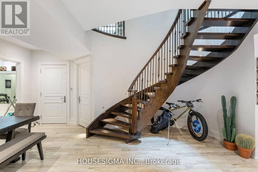 102 Oxford Street — photo 27 of 40
