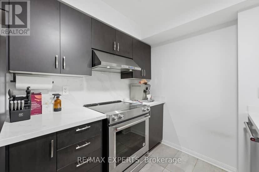 301 - 9589 Keele Street — photo 10 of 31