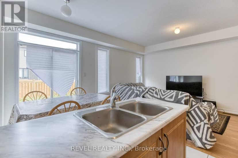 12 Hylton Drive — photo 17 of 40