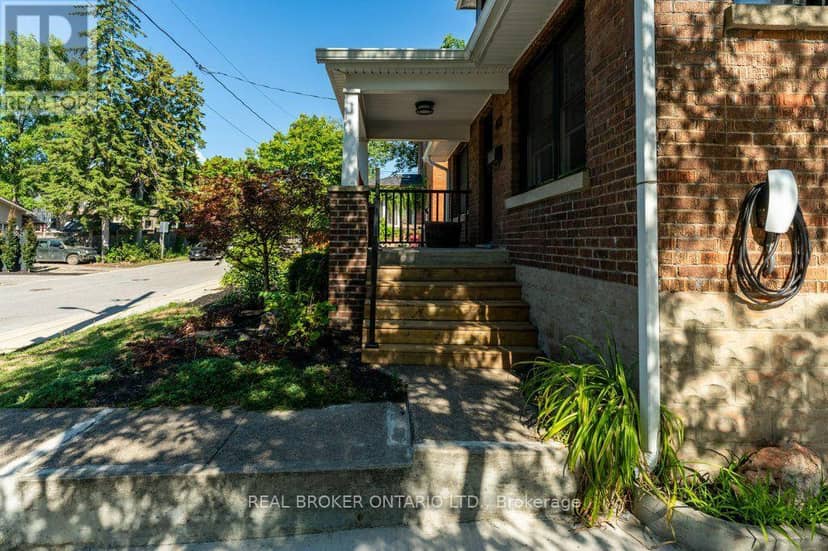 493 Crosby Avenue — photo 4 of 38