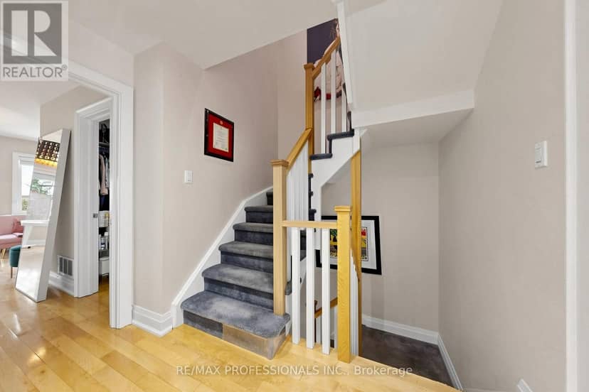 15A - 1064 Queen Street W — photo 25 of 40