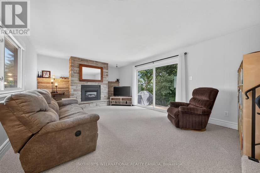 38 Roslin Avenue S — photo 11 of 30