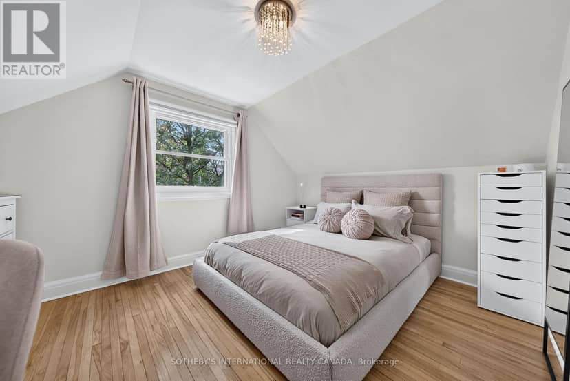 38 Roslin Avenue S — photo 16 of 30