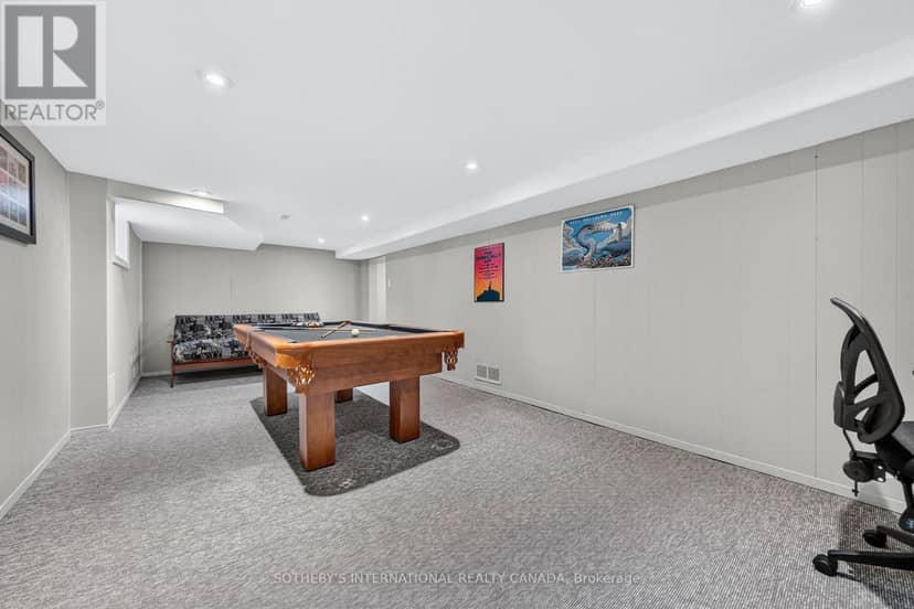 38 Roslin Avenue S — photo 22 of 30