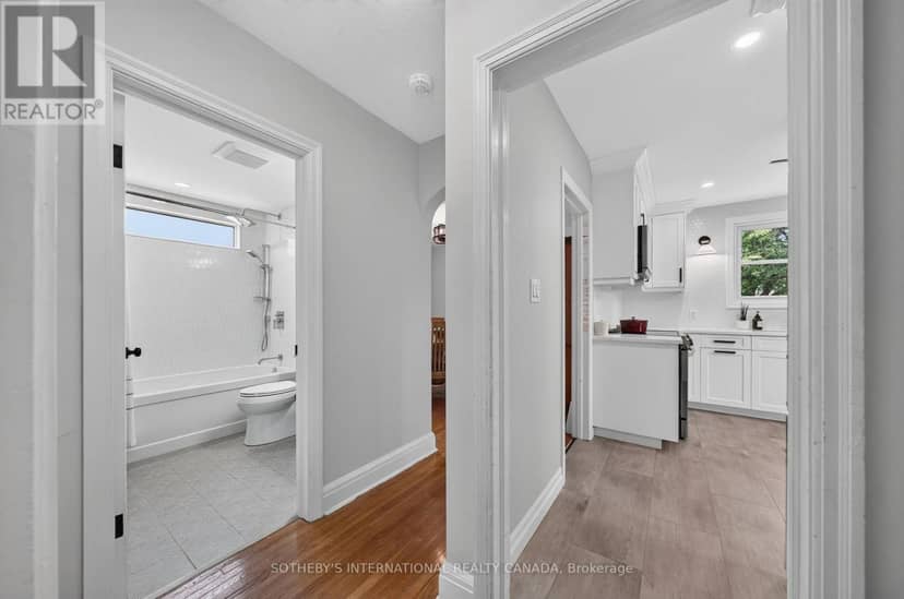 38 Roslin Avenue S — photo 4 of 30