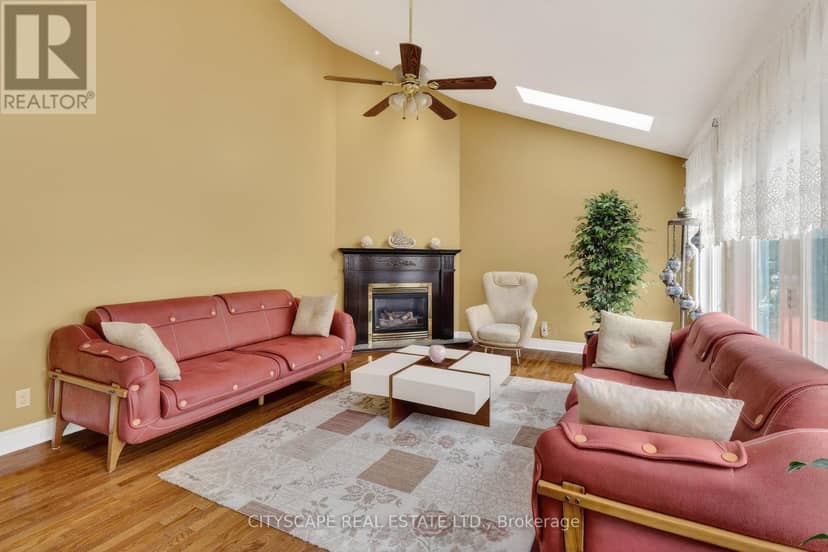 1100 Earnhart Street — photo 16 of 40