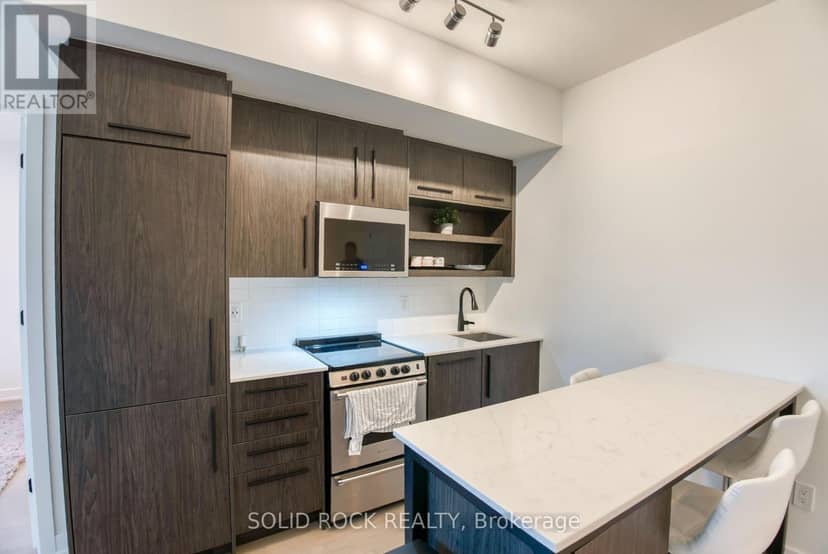 306 - 560 Rideau Street — photo 4 of 27