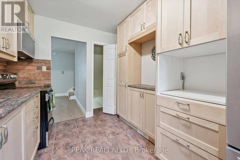 657B Albert Street — photo 23 of 40